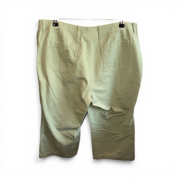 Liz Claiborne Light Green 100% Cotton Capri Utility Style Casual Pants Size 12 - Picture 2 of 5